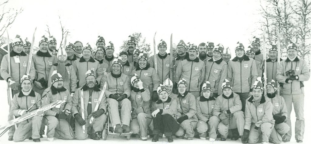 Suomen paralympiajoukkue Geilon talviparalympialaisissa 1980.